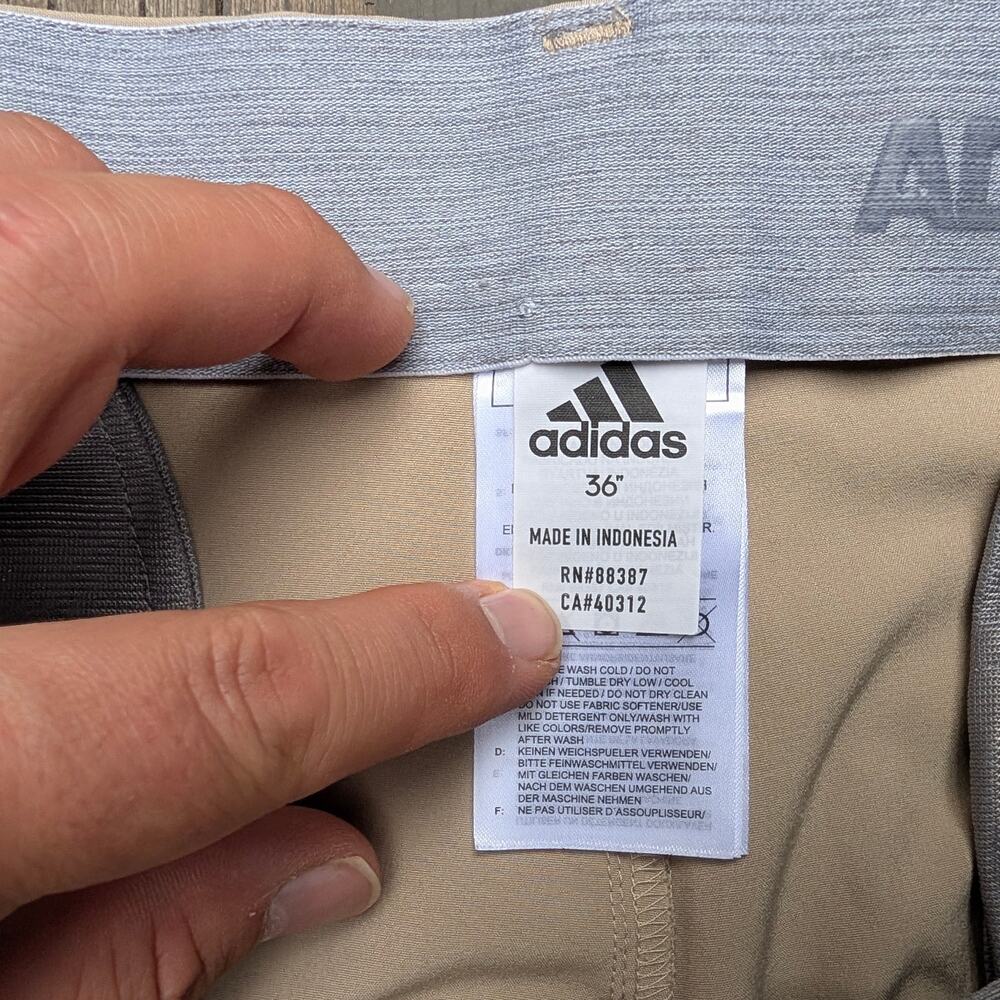 Adidas Golf Shorts Mens 36 Khaki Beige Performance Tech Golfcore Dadcore - Picture 3 of 8